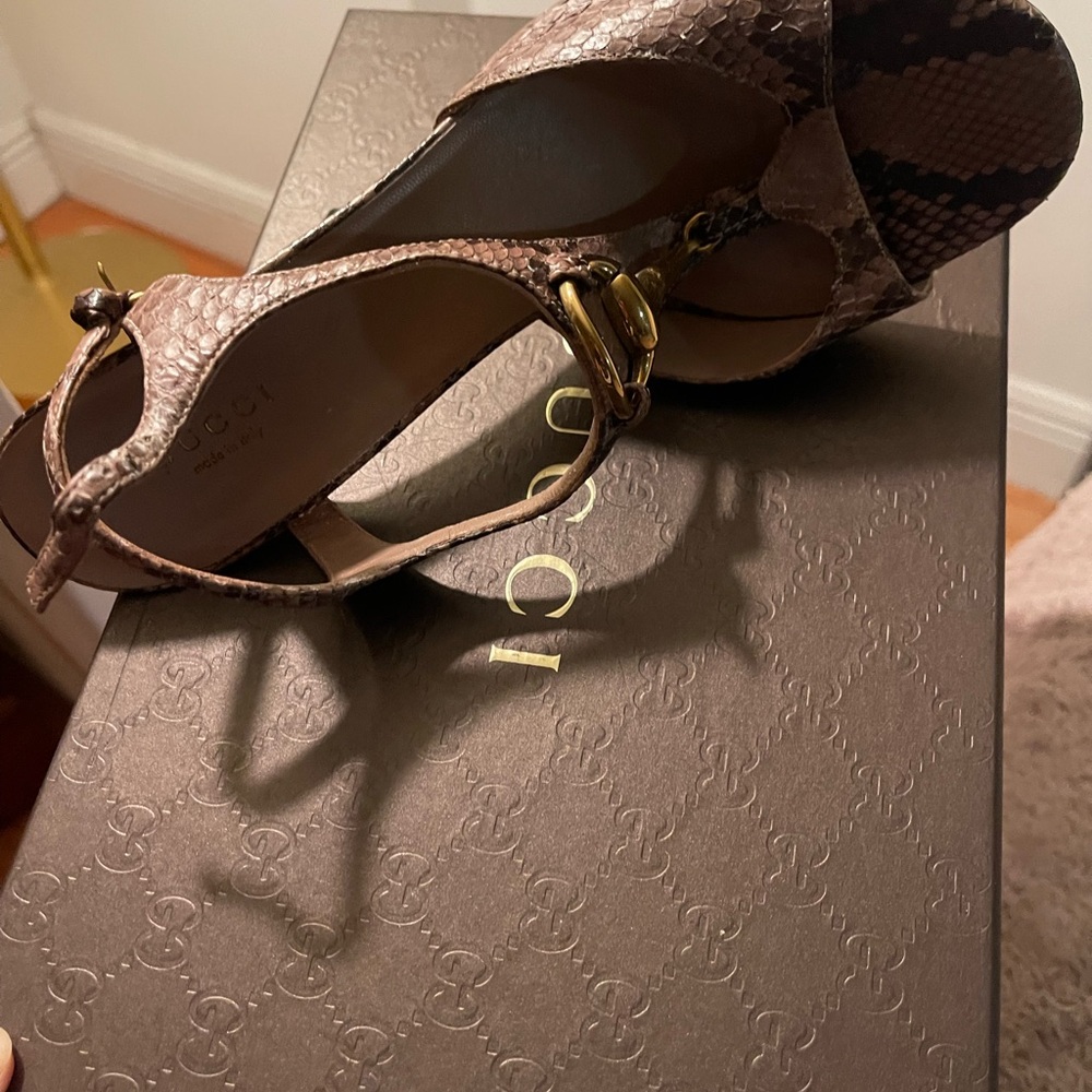Gucci Snakeskin Sandals with Gold Accents great condition! - Picture 2 of 5